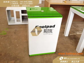 專業(yè)定制，湖南衡陽(yáng)酷派方形開放式體驗(yàn)桌與手機(jī)展示柜工廠——您的品牌展示智慧之選